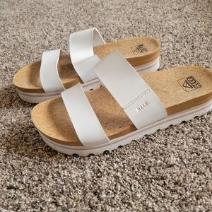 Reef Women’s Sandals Cushion Vista Hi Platform Sandals White Size 9
